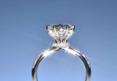 求婚戒指买哪种款式比较更表达爱意？